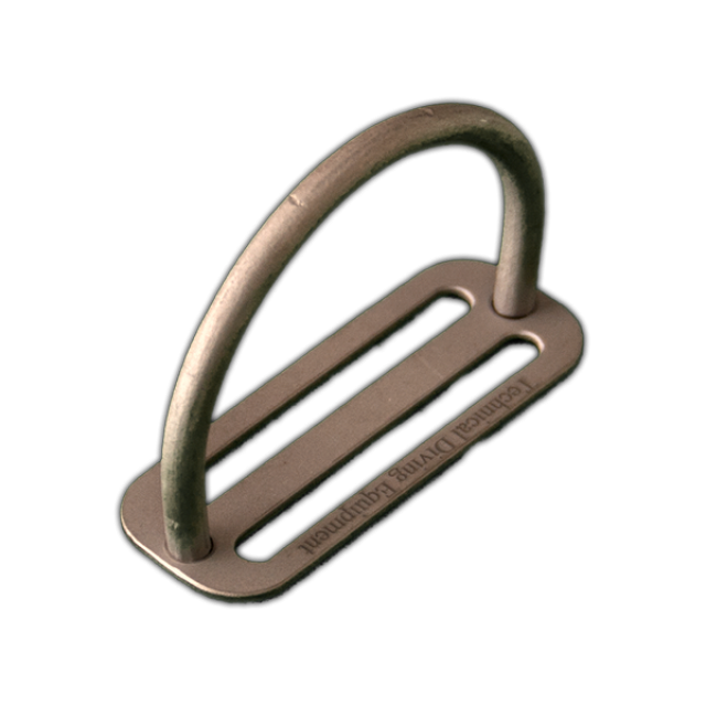 D-кольцо на двущелевой пластине 90 градусов TITAN